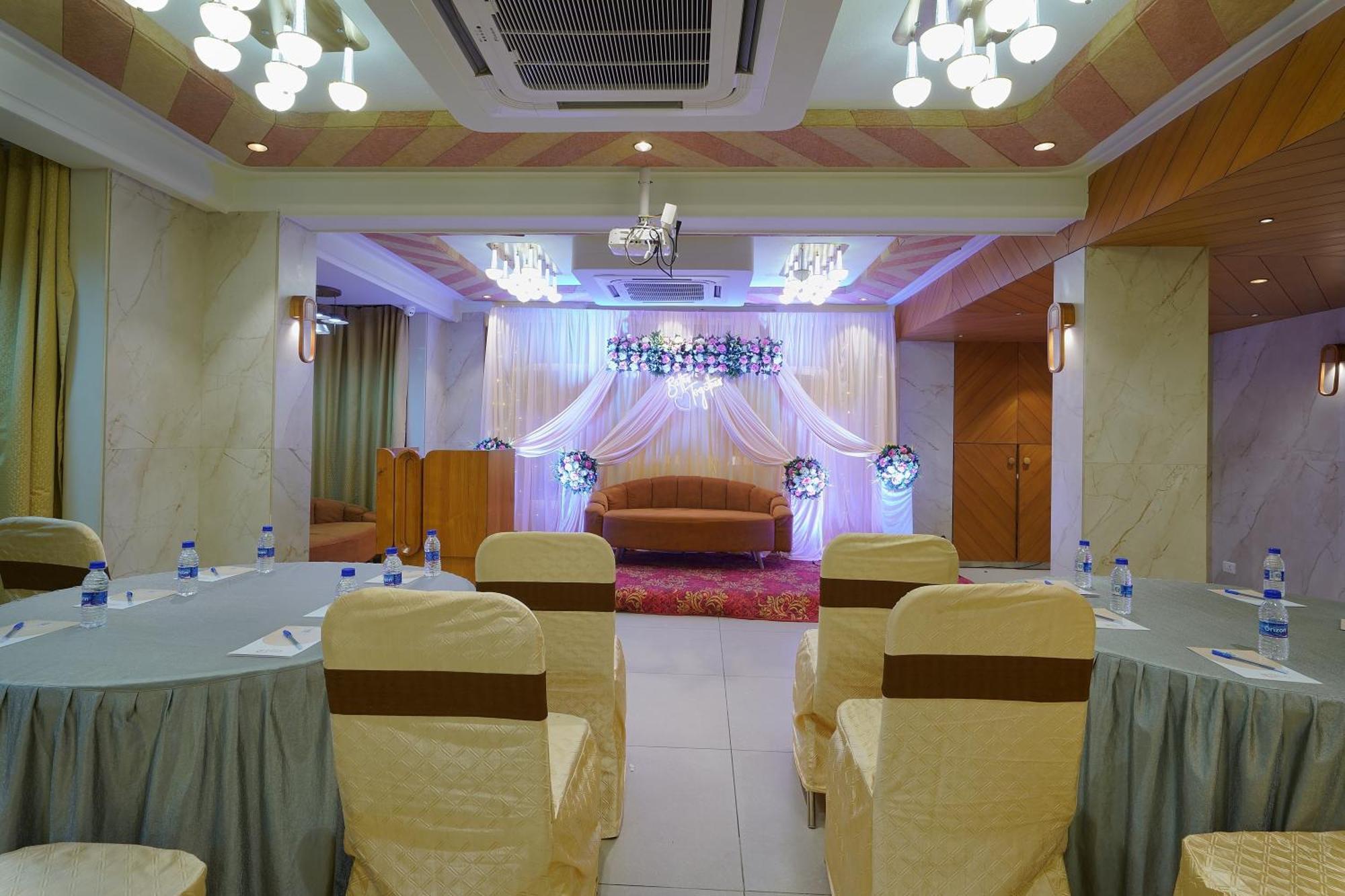 Artilla Inn Ahmedabad Extérieur photo