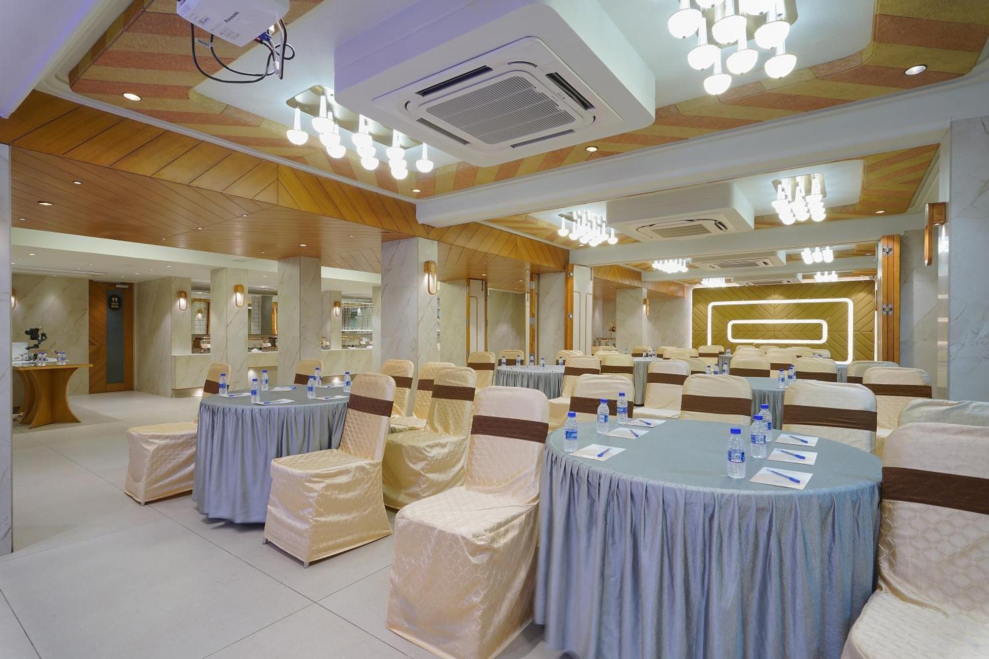 Artilla Inn Ahmedabad Extérieur photo