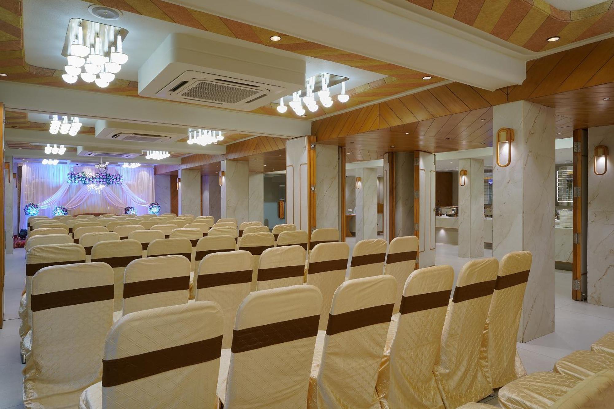 Artilla Inn Ahmedabad Extérieur photo