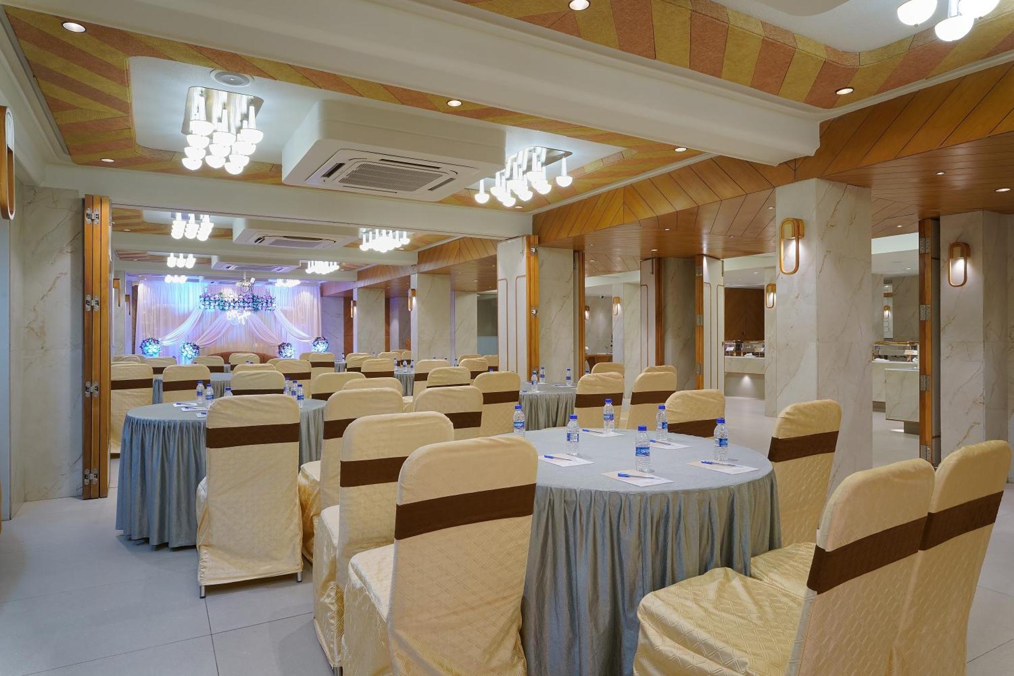 Artilla Inn Ahmedabad Extérieur photo
