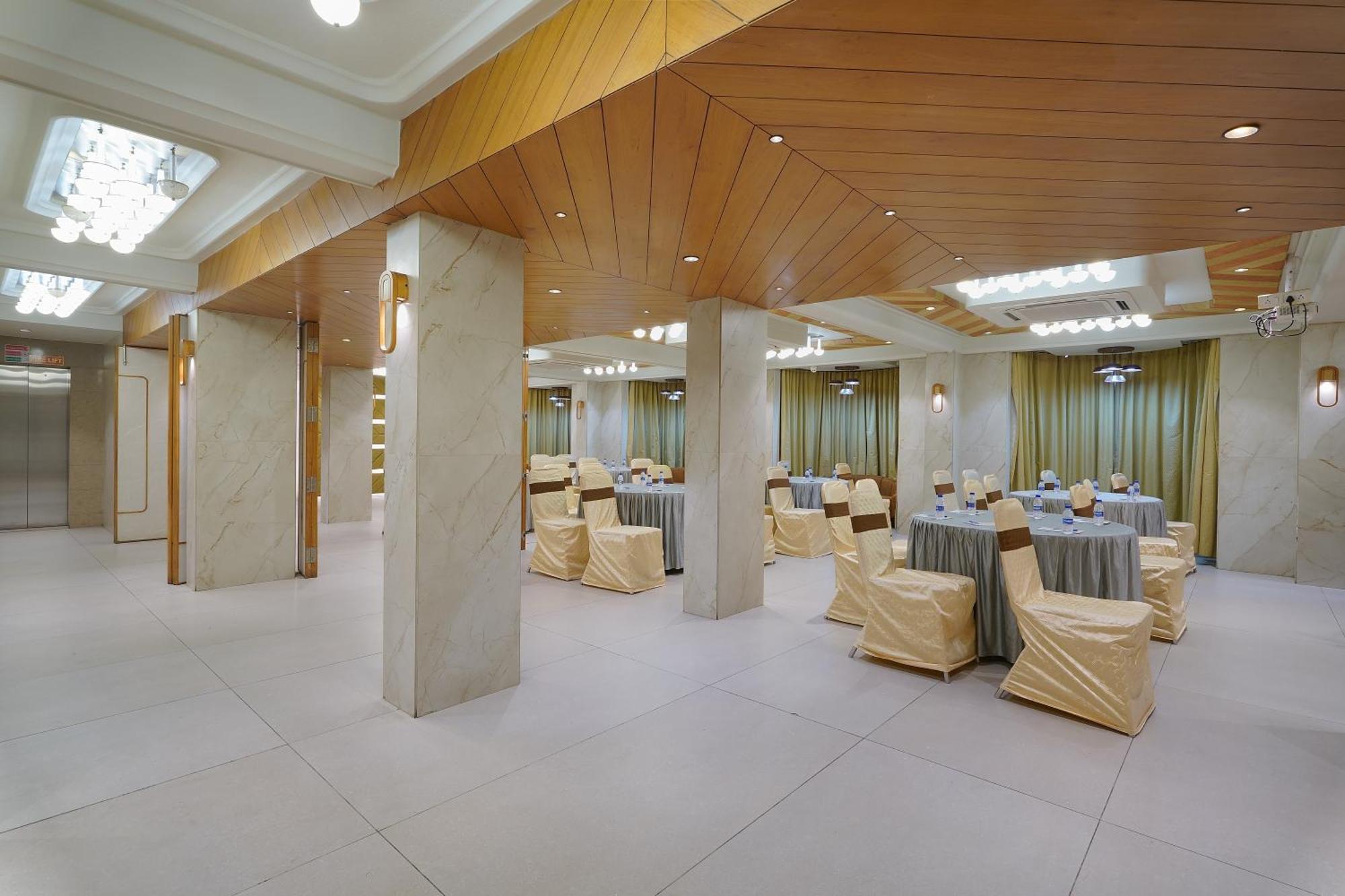 Artilla Inn Ahmedabad Extérieur photo