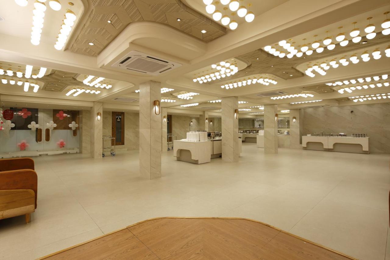 Artilla Inn Ahmedabad Extérieur photo